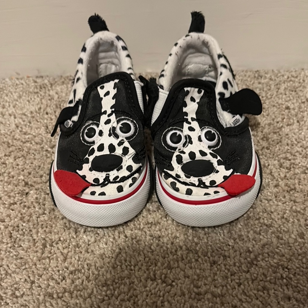 Vans Black and White Sneakers with Classic Low-Top Design